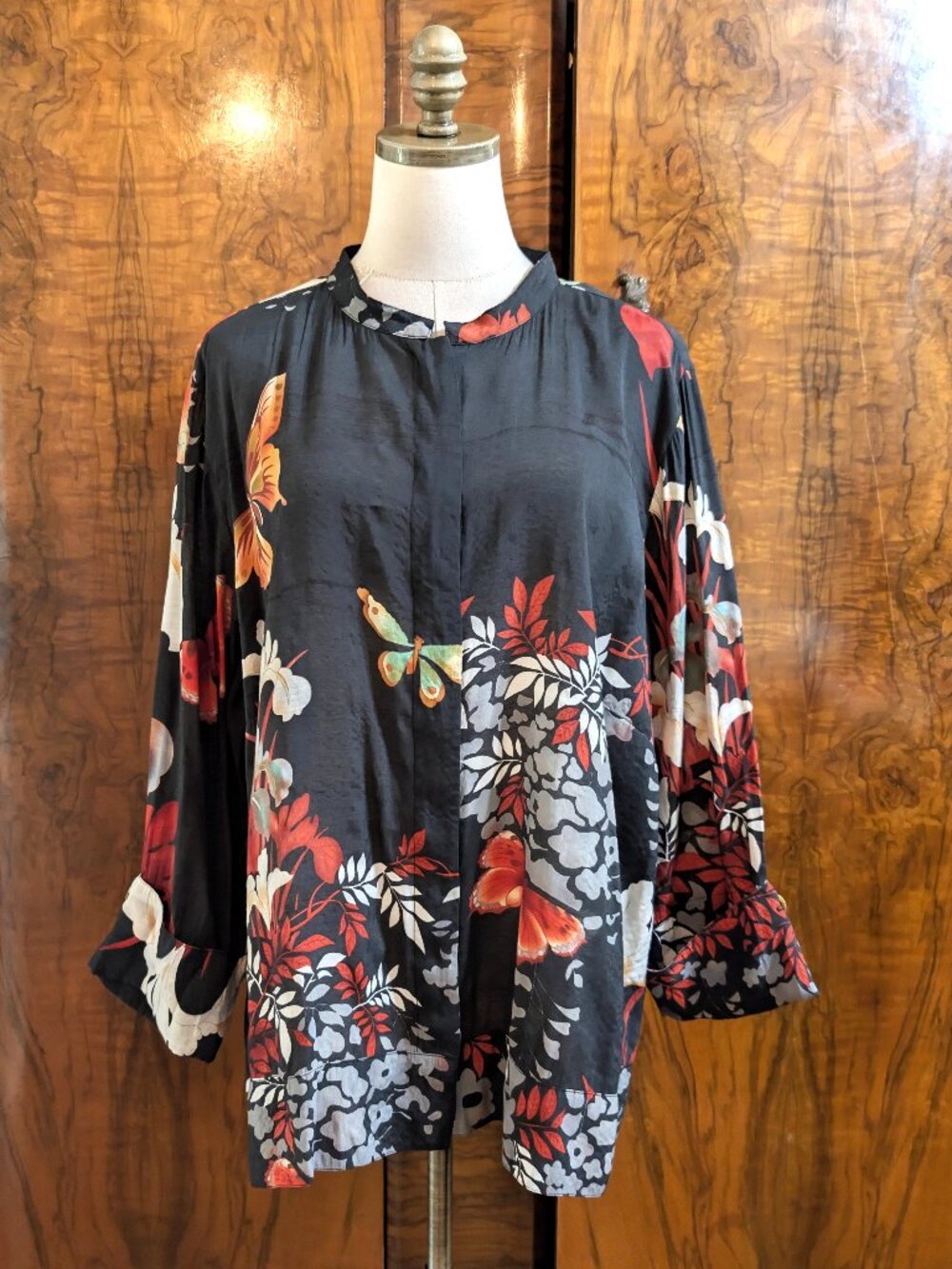 Citron Santa Monica Blouse Size 2X Chinoiserie Butterfly Botanical Art to Wear